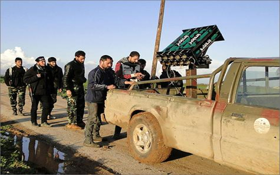 مصر اليوم - 400 حالة انشقاق في القنيطرة والسوري الحر يستهدف طريق مطار دمشق